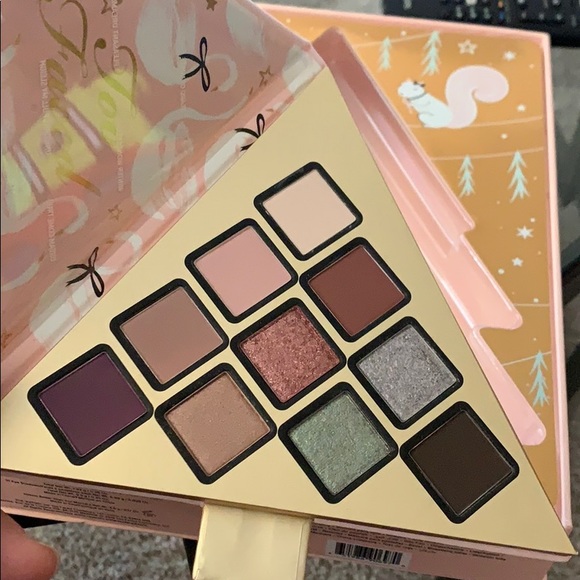 Too Faced Under the Christmas Tree Palette Mascara - Picture 6 of 6